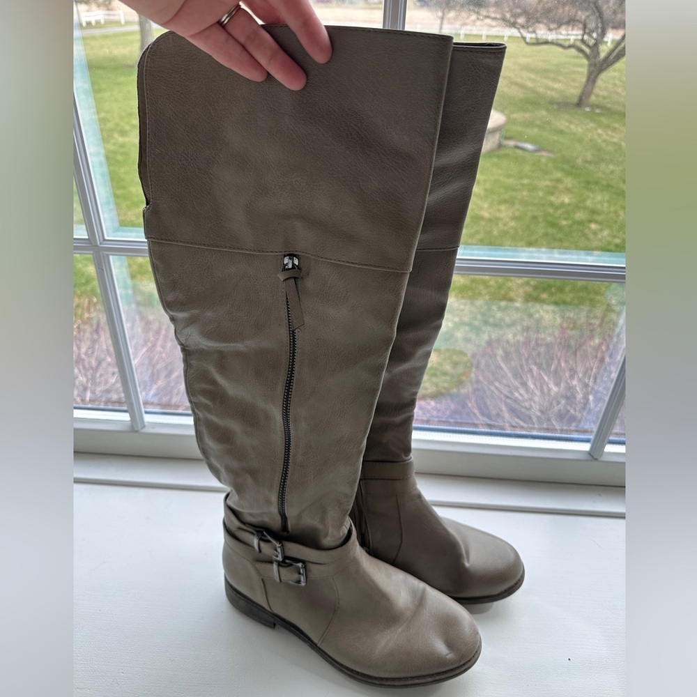 Women's Size 9 Knee-High Boots